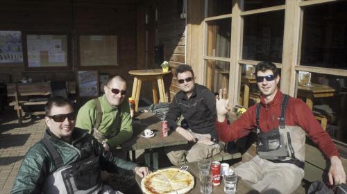 Lunchtime-at-Trzic