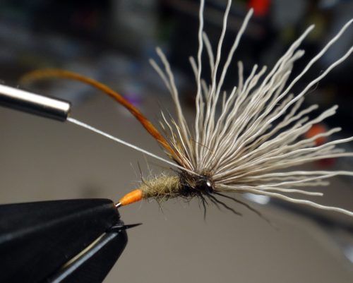caddis-parachute-hot-but-07