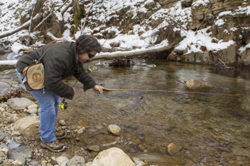 ice-fly-fishing-in-mountain-04