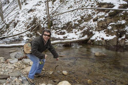 ice-fly-fishing-in-mountain-16