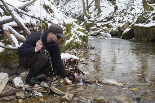ice-fly-fishing-in-mountain-25