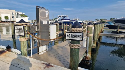 no-fishing-signs-florida-202401