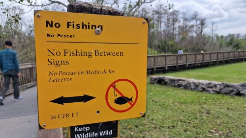 no-fishing-signs-florida-202407