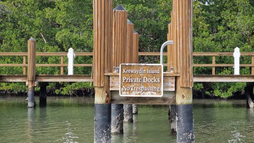 no-fishing-signs-florida-202410