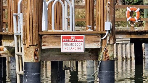no-fishing-signs-florida-202411